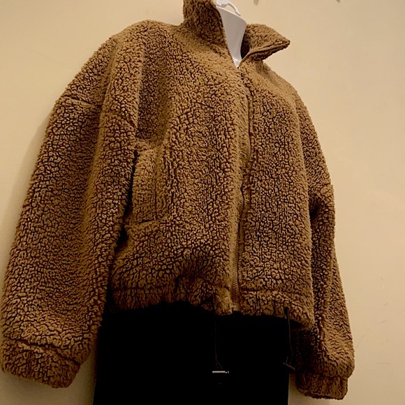 🍒BOGO🍒 Classic Cozy Teddy Bear Sherpa Full Zipper, Deep Pockets & Toggle straps - Picture 8 of 11